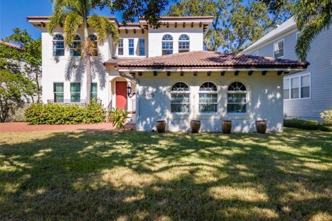 House in Tampa, Florida 4 bedrooms, 316.43 sq.m. № 2148981 - photo 3