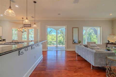 House in Tampa, Florida 4 bedrooms, 316.43 sq.m. № 2148981 - photo 21