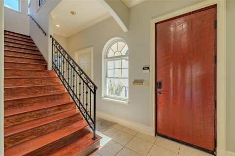 House in Tampa, Florida 4 bedrooms, 316.43 sq.m. № 2148981 - photo 7