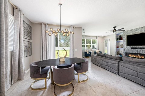 Villa ou maison à vendre à Zephyrhills, Floride: 5 chambres, 328.04 m2 № 1824353 - photo 12
