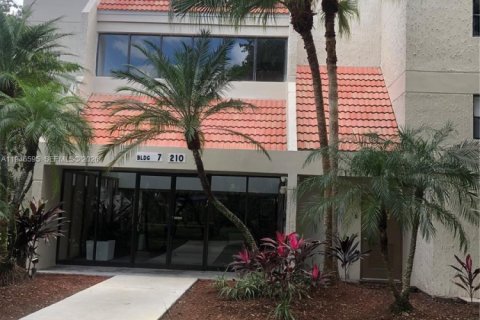 Condo à Weston, Floride, 2 chambres  № 2061232
