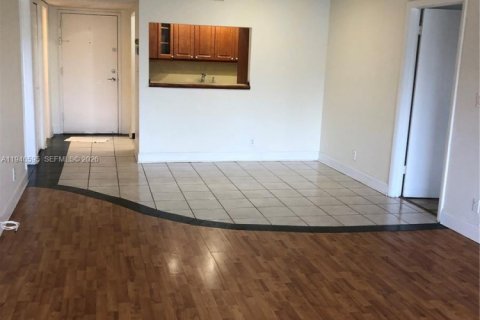 Copropriété à louer à Weston, Floride: 2 chambres, 102.75 m2 № 2061232 - photo 4