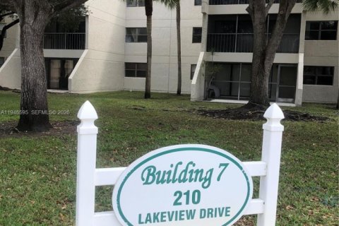 Copropriété à louer à Weston, Floride: 2 chambres, 102.75 m2 № 2061232 - photo 2