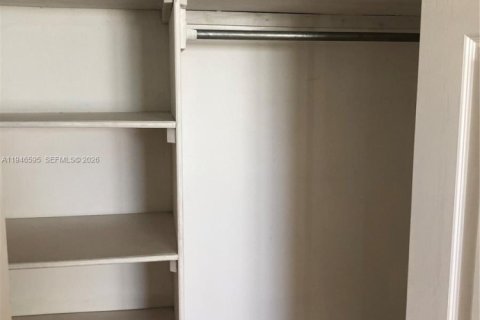 Copropriété à louer à Weston, Floride: 2 chambres, 102.75 m2 № 2061232 - photo 6