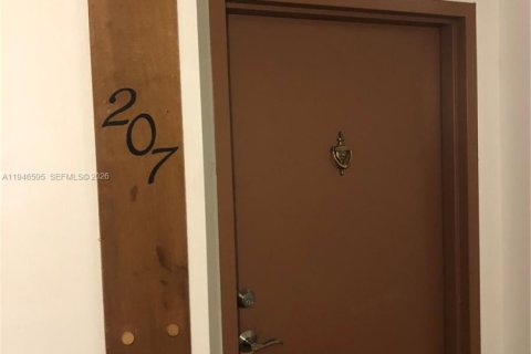 Copropriété à louer à Weston, Floride: 2 chambres, 102.75 m2 № 2061232 - photo 3