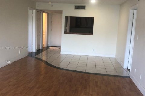 Copropriété à louer à Weston, Floride: 2 chambres, 102.75 m2 № 2061232 - photo 5