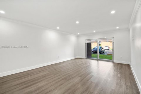 Apartment in Miami, Florida 2 bedrooms, 89 sq.m. № 1953319 - photo 9