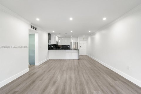 Apartment in Miami, Florida 2 bedrooms, 89 sq.m. № 1953319 - photo 13