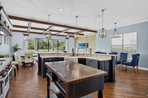 House in Four Corners, Florida 6 bedrooms, 431.35 sq.m. № 2237911 - photo 8