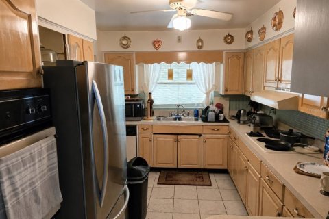 House in Saint Petersburg, Florida 3 bedrooms, 162.76 sq.m. № 2209421 - photo 5