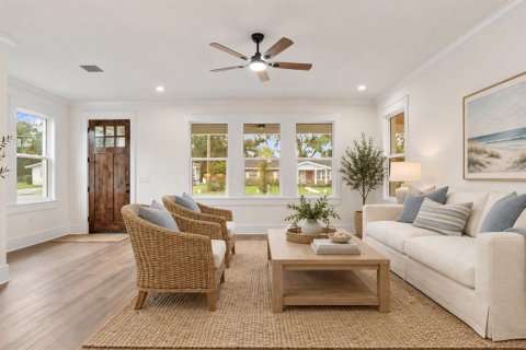 House in Tampa, Florida 4 bedrooms, 229 sq.m. № 2410015 - photo 12