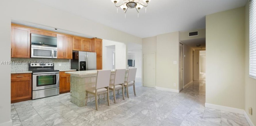 Condo à Aventura, Floride, 3 chambres № 2089242