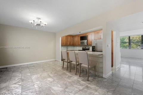 Copropriété à vendre à Aventura, Floride: 3 chambres, 129.69 m2 № 2089242 - photo 3