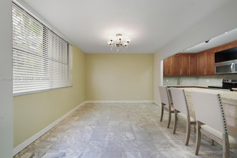 Copropriété à vendre à Aventura, Floride: 3 chambres, 129.69 m2 № 2089242 - photo 4