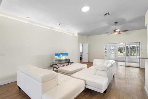 Villa ou maison à vendre à San Antonio, Floride: 2 chambres, 165.09 m2 № 2232347 - photo 9