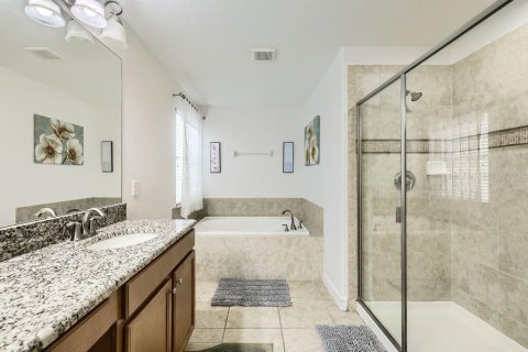 Casa en venta en Kissimmee, Florida, 6 dormitorios, 305.74 m2 № 1679501 - foto 19