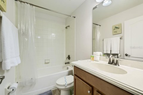 Casa en venta en Kissimmee, Florida, 6 dormitorios, 305.74 m2 № 1679501 - foto 28