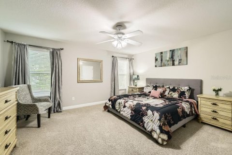 Casa en venta en Kissimmee, Florida, 6 dormitorios, 305.74 m2 № 1679501 - foto 17