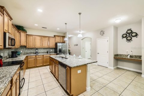 Casa en venta en Kissimmee, Florida, 6 dormitorios, 305.74 m2 № 1679501 - foto 11