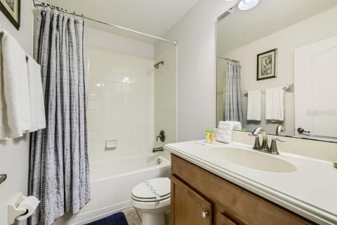 Casa en venta en Kissimmee, Florida, 6 dormitorios, 305.74 m2 № 1679501 - foto 13