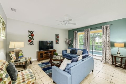 Casa en venta en Kissimmee, Florida, 6 dormitorios, 305.74 m2 № 1679501 - foto 7