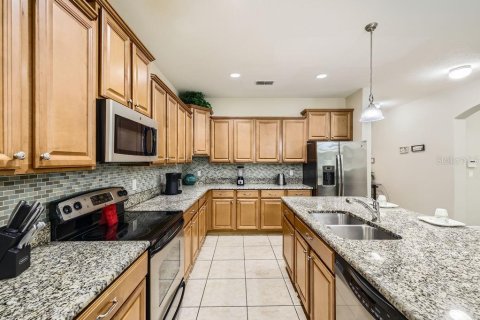 Casa en venta en Kissimmee, Florida, 6 dormitorios, 305.74 m2 № 1679501 - foto 10