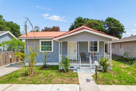 House in Tampa, Florida 2 bedrooms, 116.22 sq.m. № 2131665