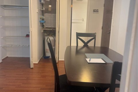 Condo in Lauderhill, Florida, 1 bedroom  № 2416136 - photo 9