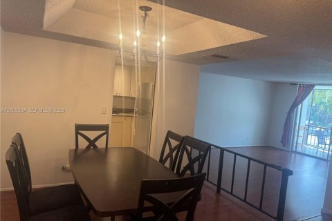 Condo in Lauderhill, Florida, 1 bedroom  № 2416136 - photo 6
