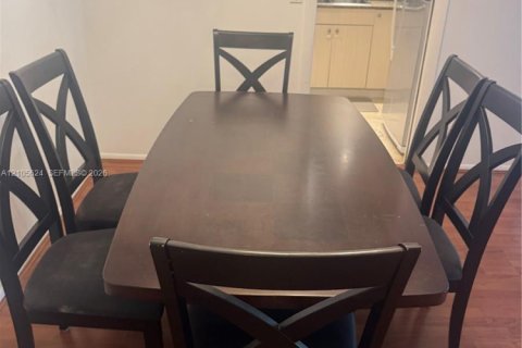 Condo in Lauderhill, Florida, 1 bedroom  № 2416136 - photo 3