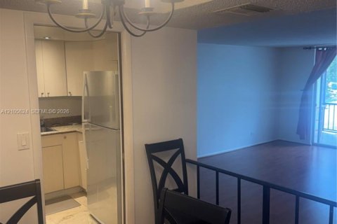 Condo in Lauderhill, Florida, 1 bedroom  № 2416136 - photo 18