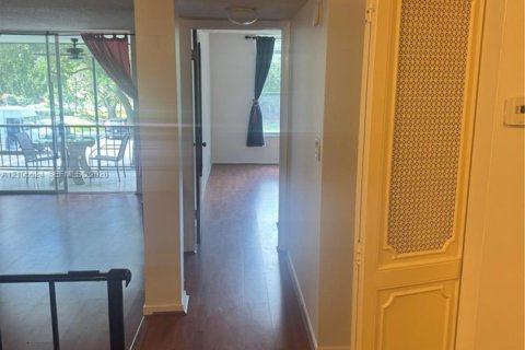 Condo in Lauderhill, Florida, 1 bedroom  № 2416136 - photo 15