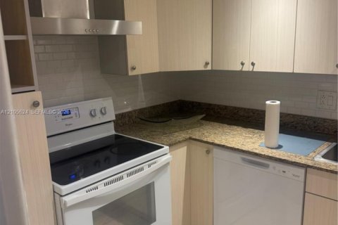 Condo in Lauderhill, Florida, 1 bedroom  № 2416136 - photo 16