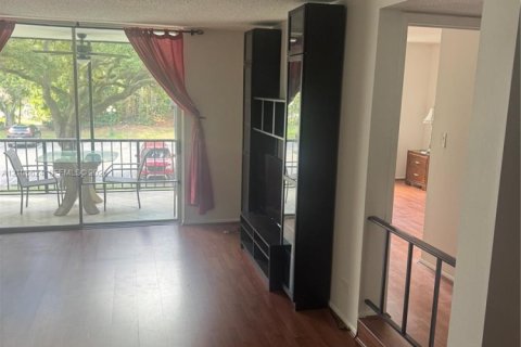 Condo in Lauderhill, Florida, 1 bedroom  № 2416136 - photo 30