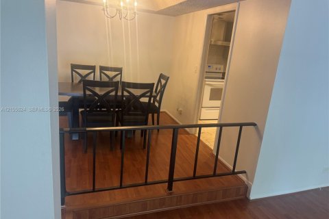 Condo in Lauderhill, Florida, 1 bedroom  № 2416136 - photo 11