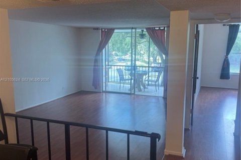 Condo in Lauderhill, Florida, 1 bedroom  № 2416136 - photo 19