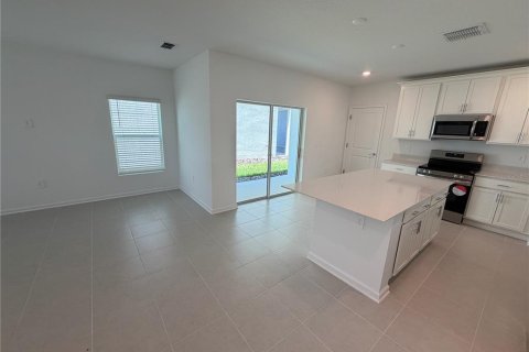 House in Clermont, Florida 3 bedrooms, 153.01 sq.m. № 2239766 - photo 15
