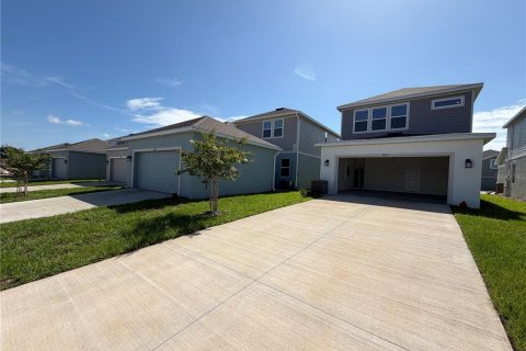 House in Clermont, Florida 3 bedrooms, 153.01 sq.m. № 2239766 - photo 8