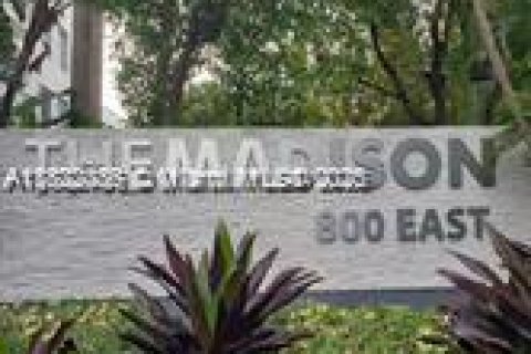 Condominio en venta en Miami, Florida, 2 dormitorios, 84.91 m2 № 1783834 - foto 2