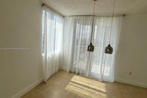 Condominio en venta en Miami, Florida, 2 dormitorios, 84.91 m2 № 1783834 - foto 14