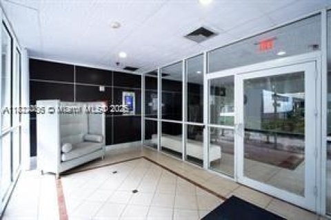 Condominio en venta en Miami, Florida, 2 dormitorios, 84.91 m2 № 1783834 - foto 17