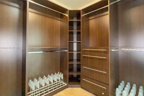 Condo in Aventura, Florida, 3 bedrooms № 1932895 - photo 30