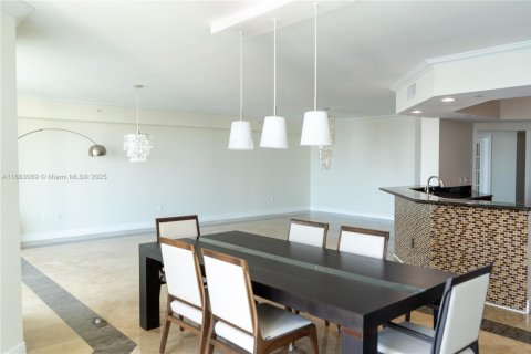 Condominio en alquiler en Aventura, Florida, 3 dormitorios, 286.32 m2 № 1932895 - foto 21