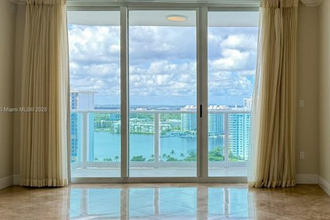 Condominio en alquiler en Aventura, Florida, 3 dormitorios, 286.32 m2 № 1932895 - foto 27