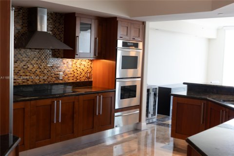 Condominio en alquiler en Aventura, Florida, 3 dormitorios, 286.32 m2 № 1932895 - foto 4