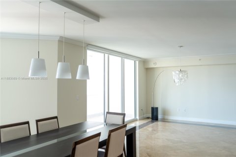 Condominio en alquiler en Aventura, Florida, 3 dormitorios, 286.32 m2 № 1932895 - foto 22