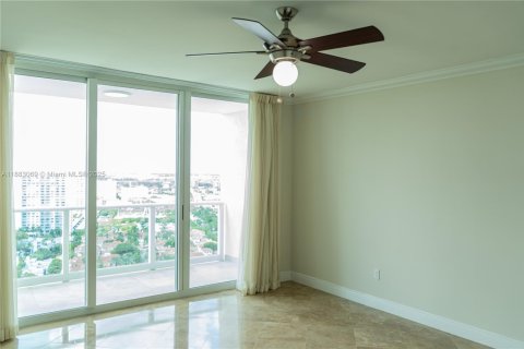 Condominio en alquiler en Aventura, Florida, 3 dormitorios, 286.32 m2 № 1932895 - foto 18