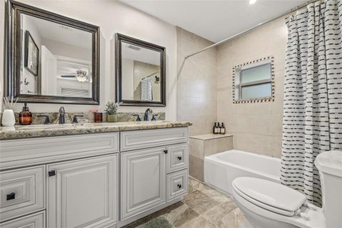 House in Tampa, Florida 3 bedrooms, 135.08 sq.m. № 1628601 - photo 27