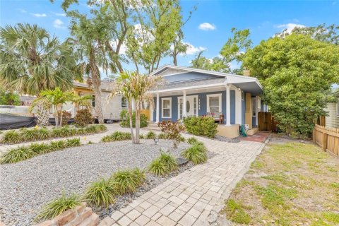 House in Tampa, Florida 3 bedrooms, 135.08 sq.m. № 1628601 - photo 5