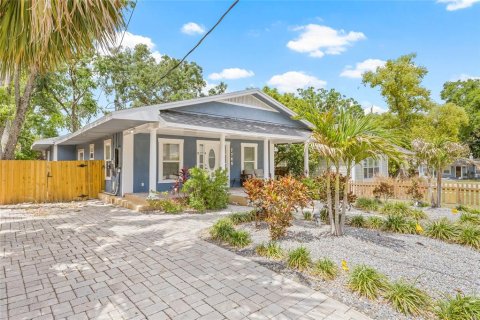 House in Tampa, Florida 3 bedrooms, 135.08 sq.m. № 1628601 - photo 3